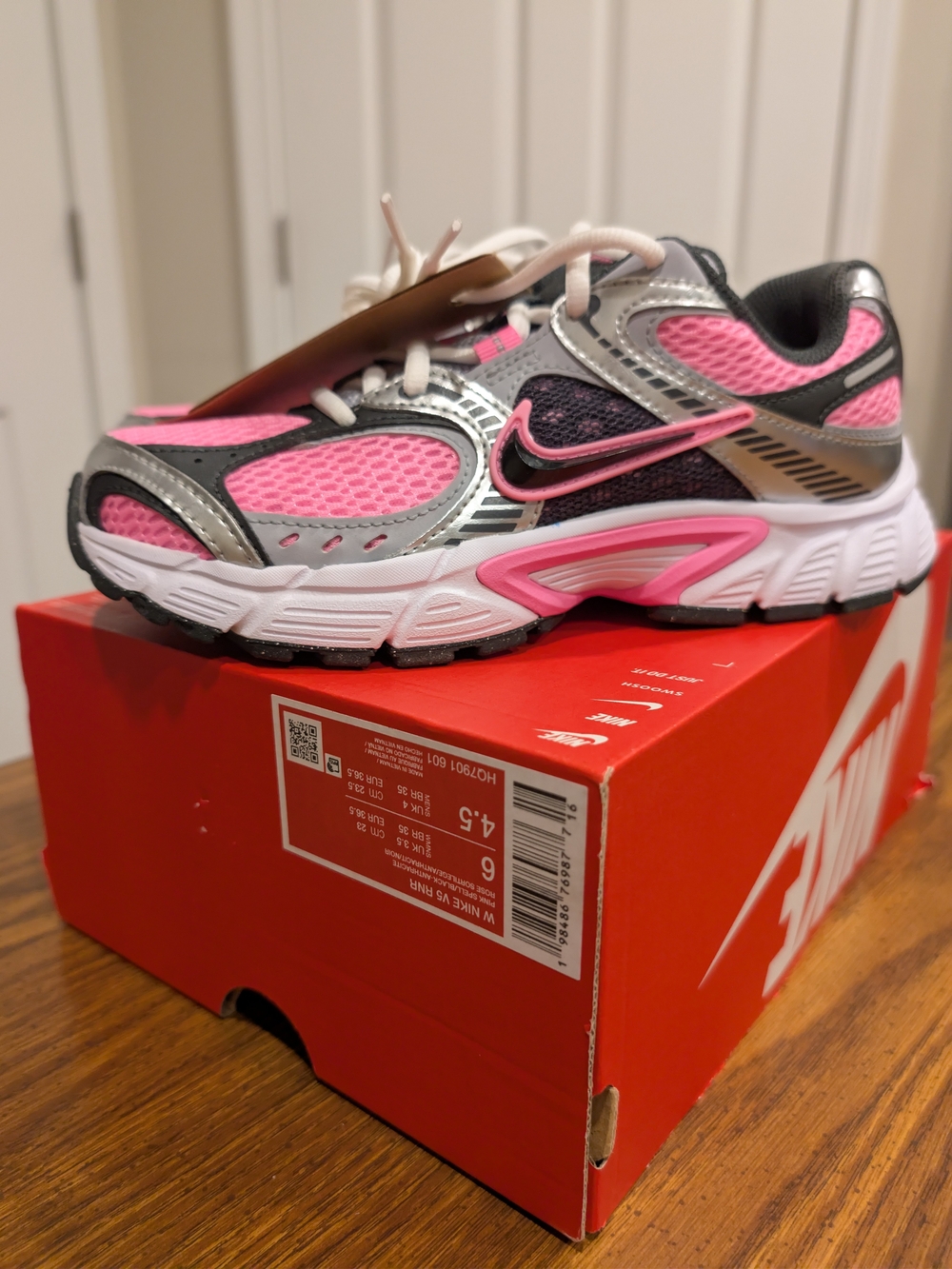 Nike V5 RNR Pink & Silver Running Shoes